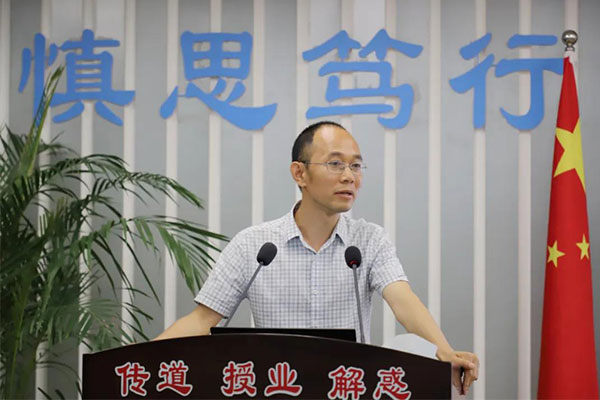 Ì«µÀÀí¹¤´óѧ¾¹ÜѧԺ¸±Ôº³¤³Â»³³¬·ÖÏí¸Ð´¥ Ì«µÀÀí¹¤´óѧ¾¹ÜѧԺ¸±Ôº³¤³Â»³³¬·ÖÏí¸Ð´¥