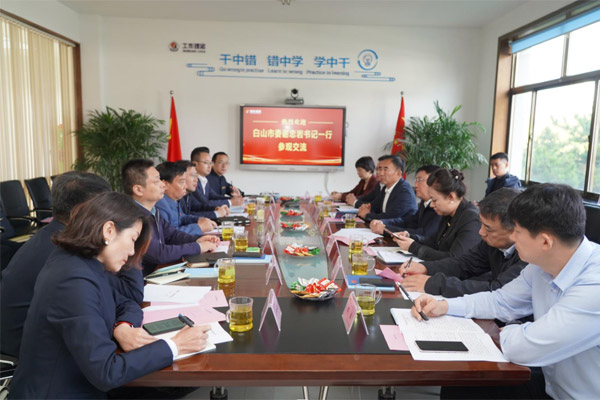 ˫����չ��̸����